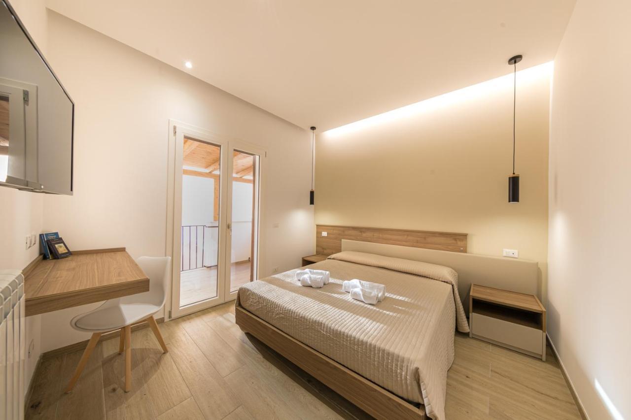 Coresi Rooms Чефалу Экстерьер фото